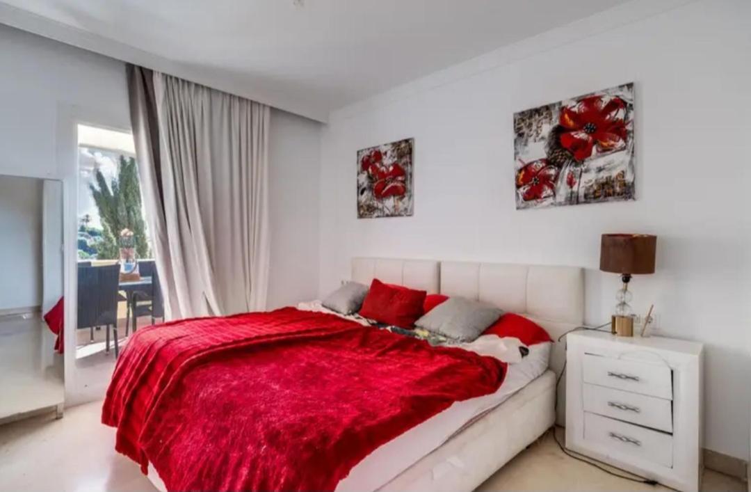 Bedroom, With A Share Bathroom In A Bed And Breakfast Place Malaga Exterior photo